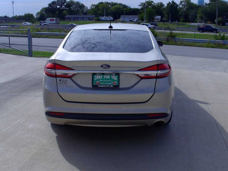2017 Ford Fusion SE   - Photo 6 - Pleasant Valley, MO 64068