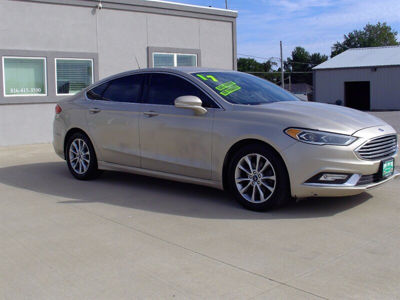 2017 Ford Fusion SE   - Photo 3 - Pleasant Valley, MO 64068