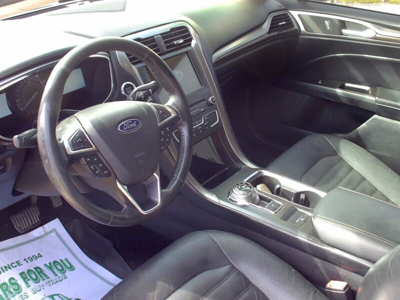 2017 Ford Fusion SE   - Photo 9 - Pleasant Valley, MO 64068