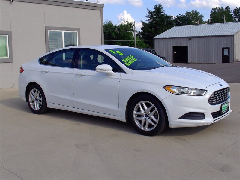 2015 Ford Fusion SE   - Photo 3 - Pleasant Valley, MO 64068