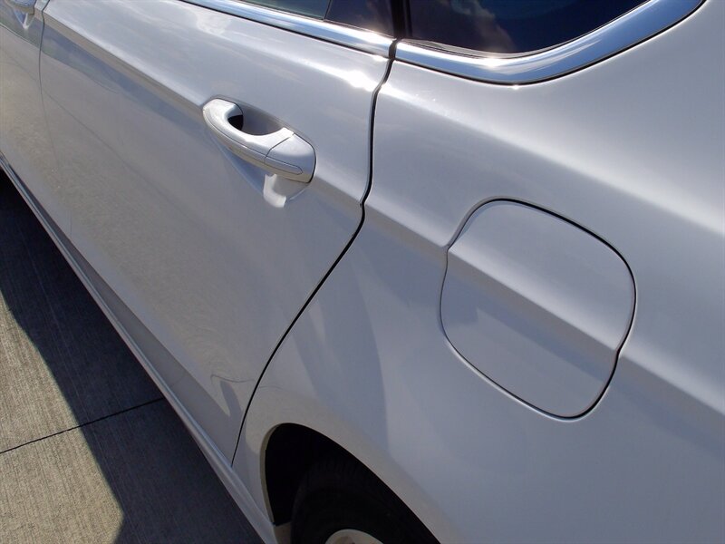 2015 Ford Fusion SE   - Photo 23 - Pleasant Valley, MO 64068