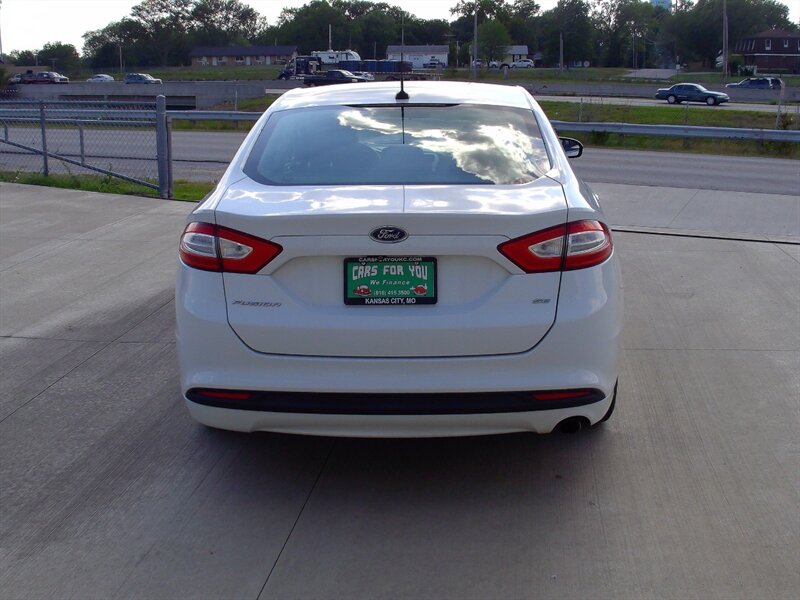 2015 Ford Fusion SE   - Photo 6 - Pleasant Valley, MO 64068