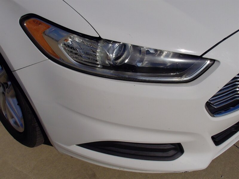 2015 Ford Fusion SE   - Photo 29 - Pleasant Valley, MO 64068