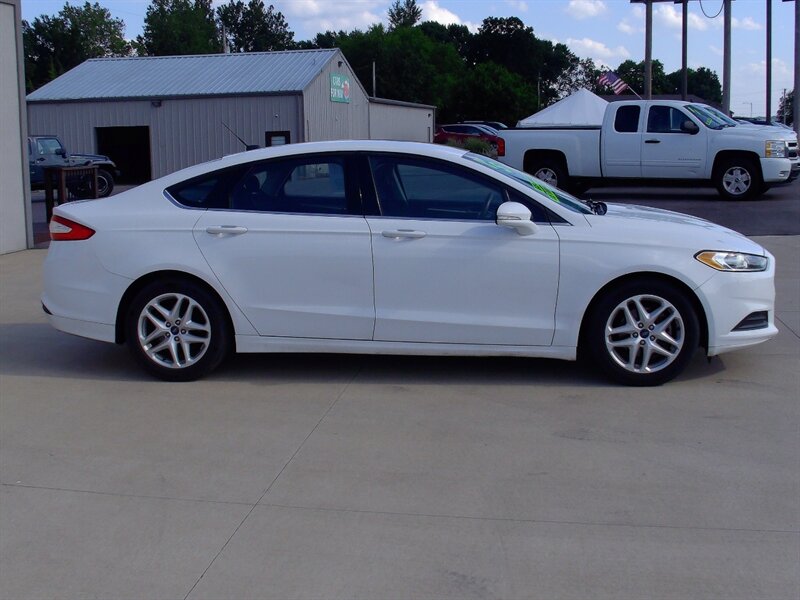 2015 Ford Fusion SE   - Photo 4 - Pleasant Valley, MO 64068