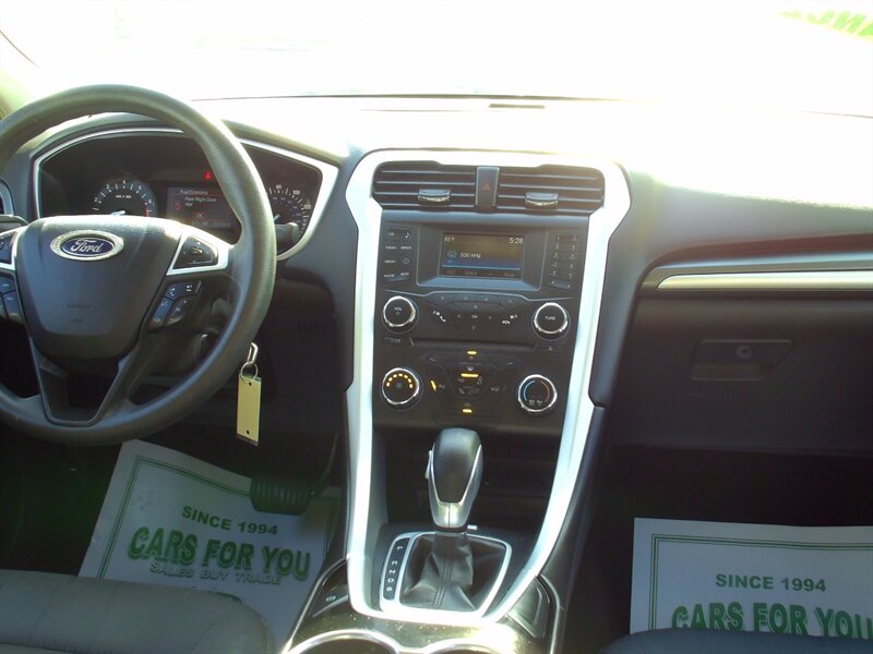 2015 Ford Fusion SE   - Photo 19 - Pleasant Valley, MO 64068