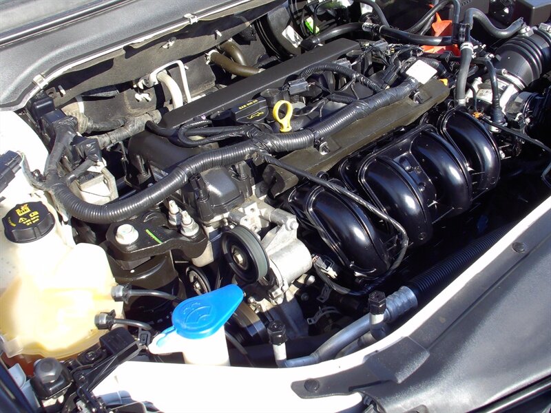 2015 Ford Fusion SE   - Photo 37 - Pleasant Valley, MO 64068