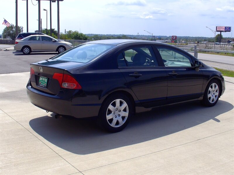 2008 Honda Civic LX   - Photo 5 - Pleasant Valley, MO 64068