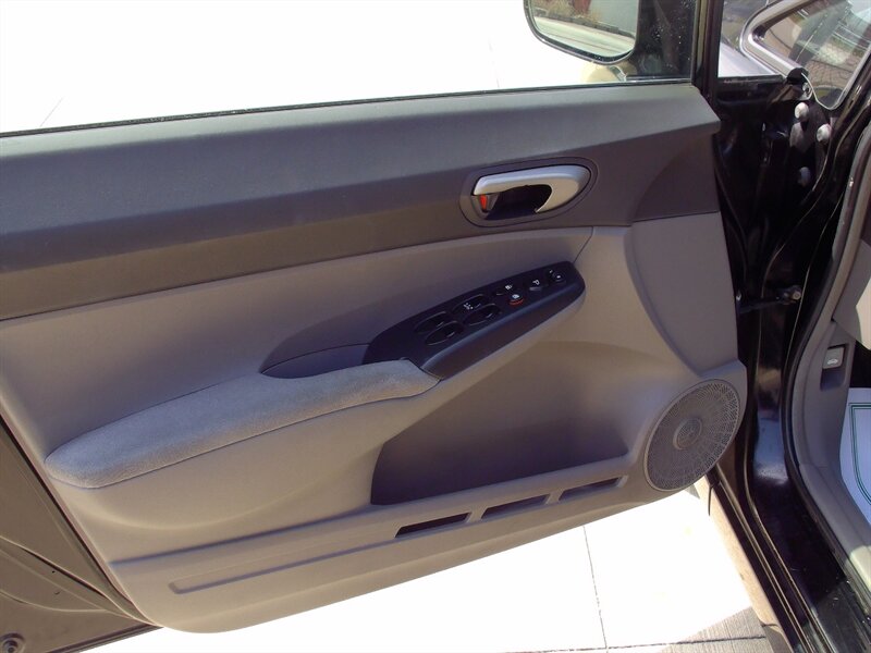 2008 Honda Civic LX   - Photo 11 - Pleasant Valley, MO 64068
