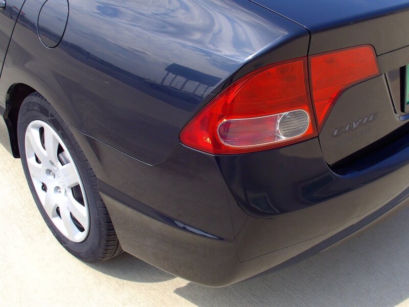 2008 Honda Civic LX   - Photo 21 - Pleasant Valley, MO 64068