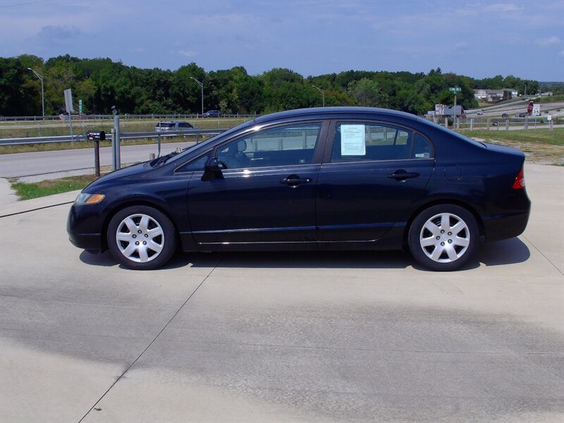 2008 Honda Civic LX   - Photo 8 - Pleasant Valley, MO 64068