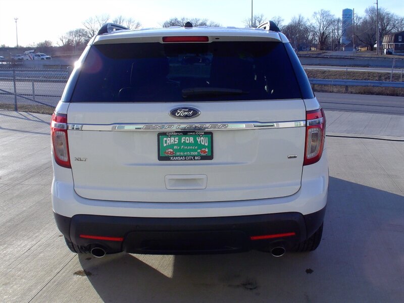2013 Ford Explorer XLT   - Photo 6 - Pleasant Valley, MO 64068
