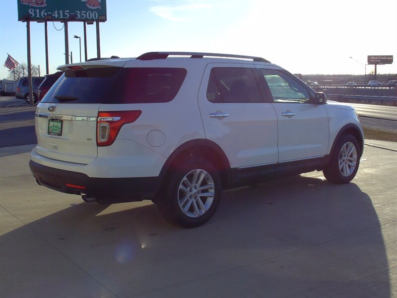 2013 Ford Explorer XLT   - Photo 5 - Pleasant Valley, MO 64068