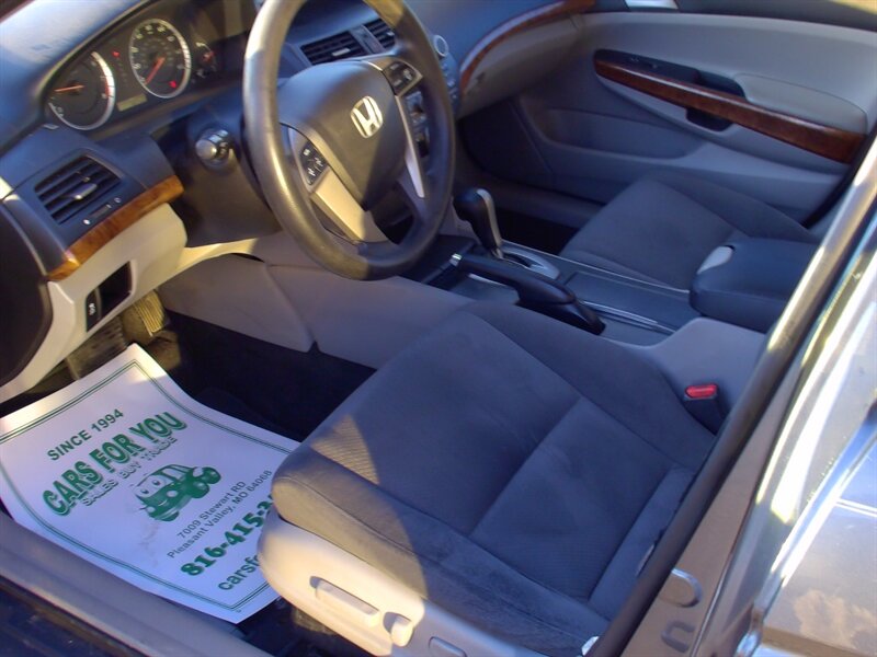 2012 Honda Accord EX   - Photo 9 - Pleasant Valley, MO 64068