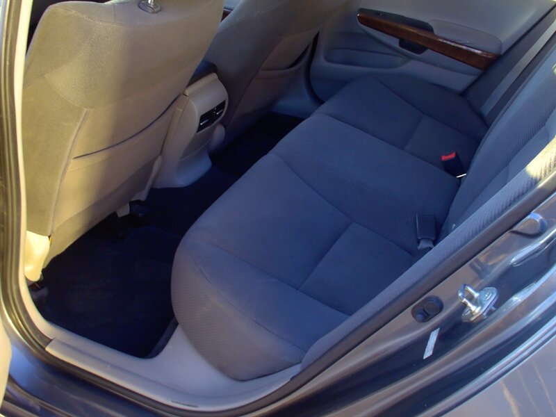 2012 Honda Accord EX   - Photo 12 - Pleasant Valley, MO 64068