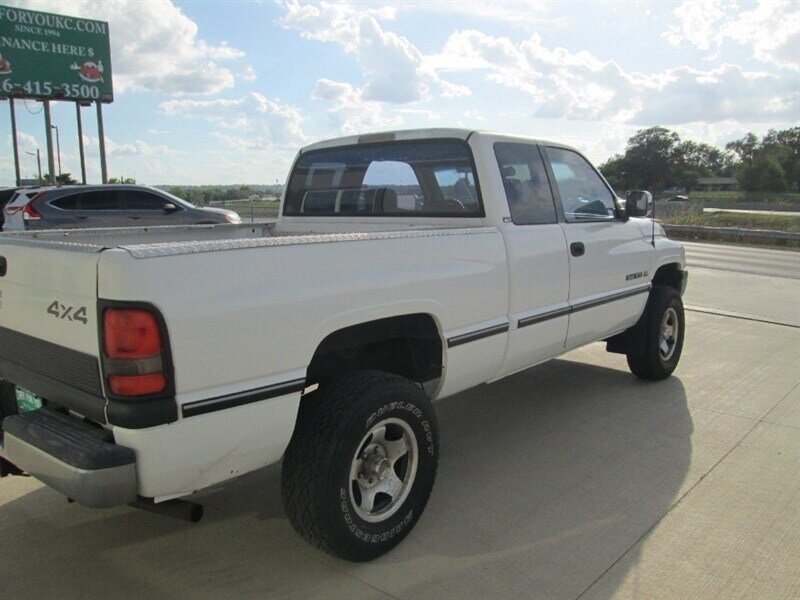 1997 Dodge Ram 1500 EX CAB 4X4   - Photo 5 - Pleasant Valley, MO 64068