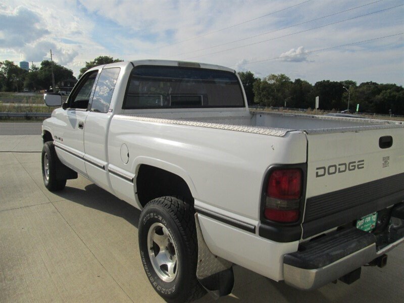 1997 Dodge Ram 1500 EX CAB 4X4   - Photo 7 - Pleasant Valley, MO 64068