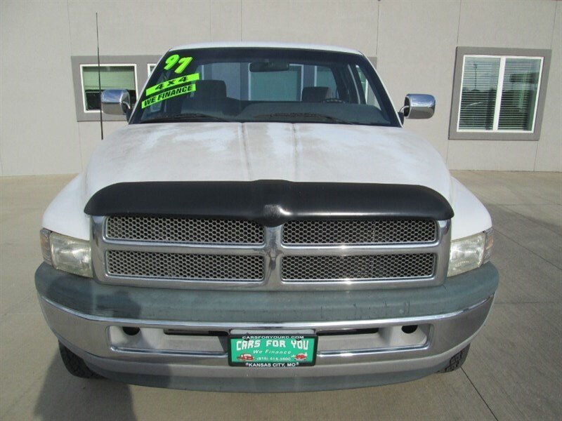 1997 Dodge Ram 1500 EX CAB 4X4   - Photo 2 - Pleasant Valley, MO 64068