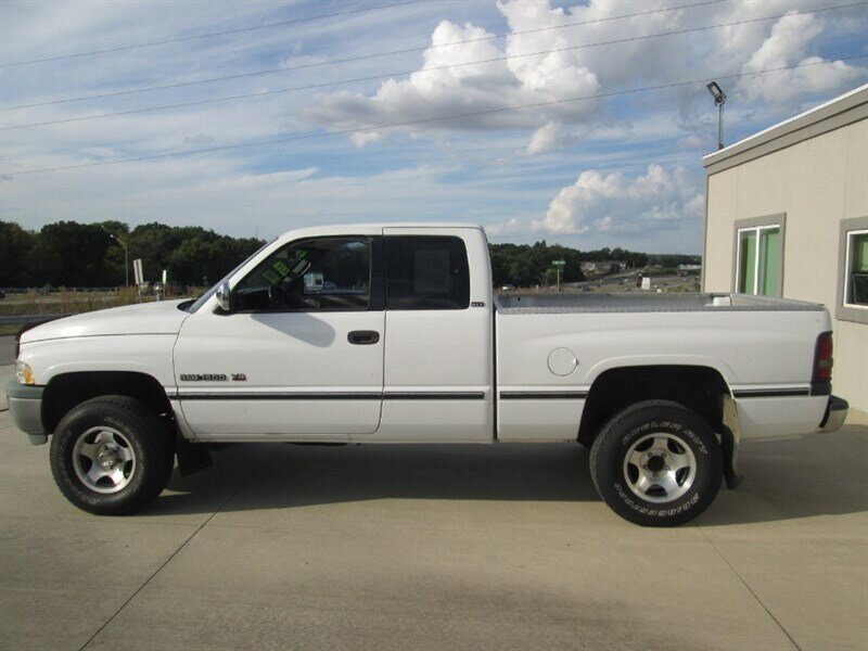 1997 Dodge Ram 1500 EX CAB 4X4   - Photo 8 - Pleasant Valley, MO 64068