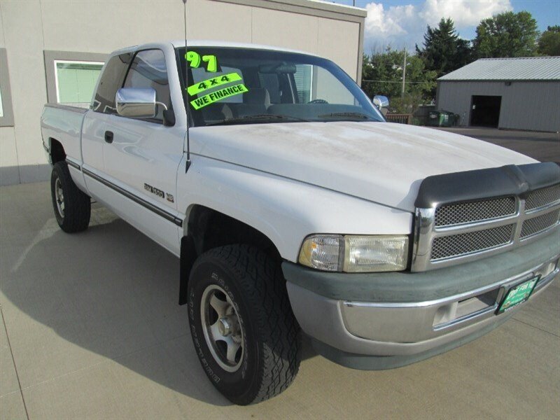 1997 Dodge Ram 1500 EX CAB 4X4   - Photo 3 - Pleasant Valley, MO 64068