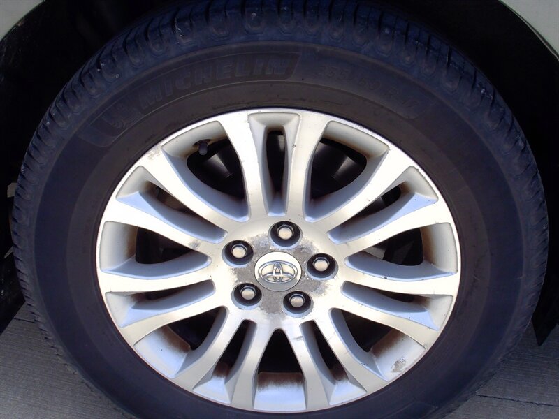 2012 Toyota Sienna XLE 8-Passenger   - Photo 35 - Pleasant Valley, MO 64068
