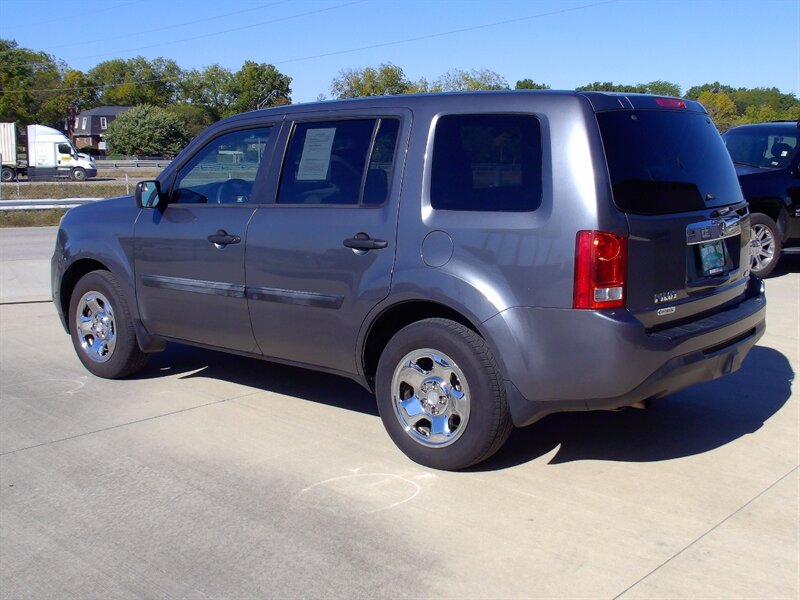 2012 Honda Pilot LX - Photo 7 - Pleasant Valley, MO 64068