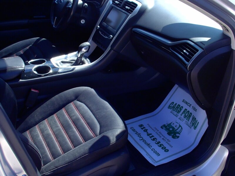 2014 Ford Fusion SE   - Photo 14 - Pleasant Valley, MO 64068
