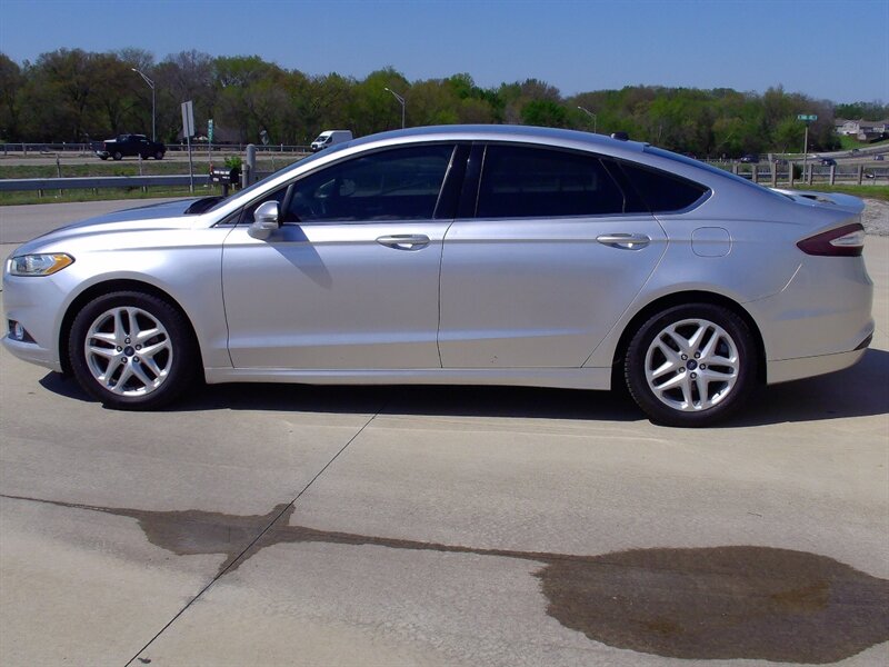 2014 Ford Fusion SE   - Photo 8 - Pleasant Valley, MO 64068