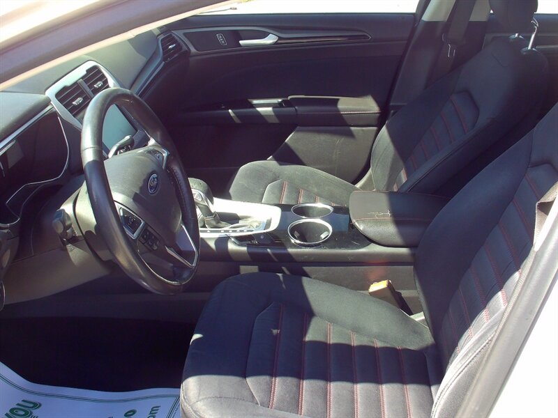 2014 Ford Fusion SE   - Photo 10 - Pleasant Valley, MO 64068