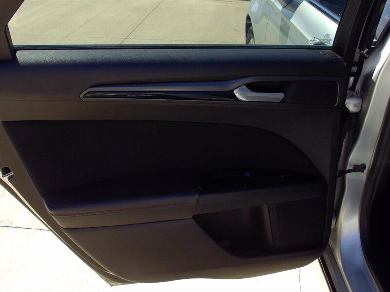 2014 Ford Fusion SE   - Photo 13 - Pleasant Valley, MO 64068