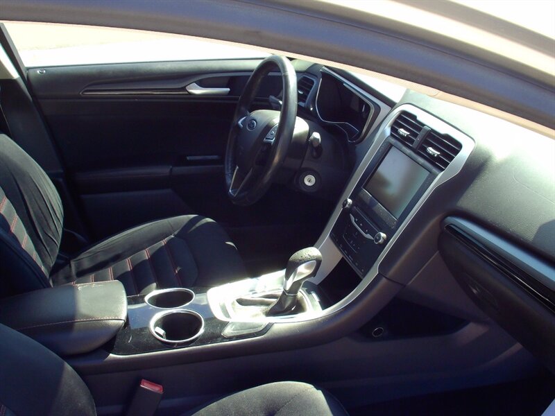 2014 Ford Fusion SE   - Photo 15 - Pleasant Valley, MO 64068