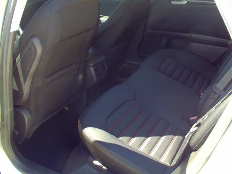 2014 Ford Fusion SE   - Photo 12 - Pleasant Valley, MO 64068