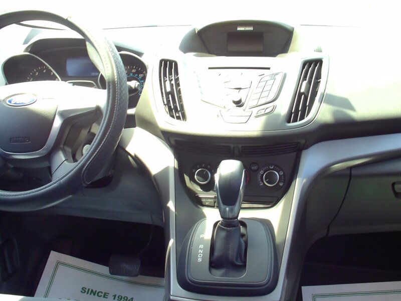 2015 Ford Escape SE - Photo 19 - Pleasant Valley, MO 64068