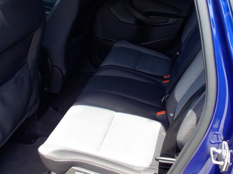 2015 Ford Escape SE - Photo 12 - Pleasant Valley, MO 64068