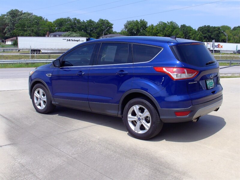 2015 Ford Escape SE - Photo 7 - Pleasant Valley, MO 64068