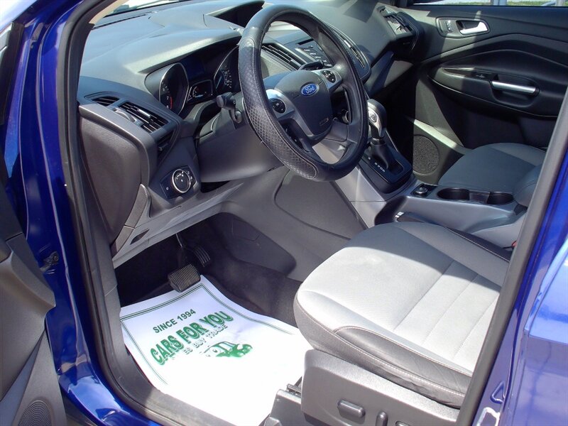 2015 Ford Escape SE - Photo 9 - Pleasant Valley, MO 64068