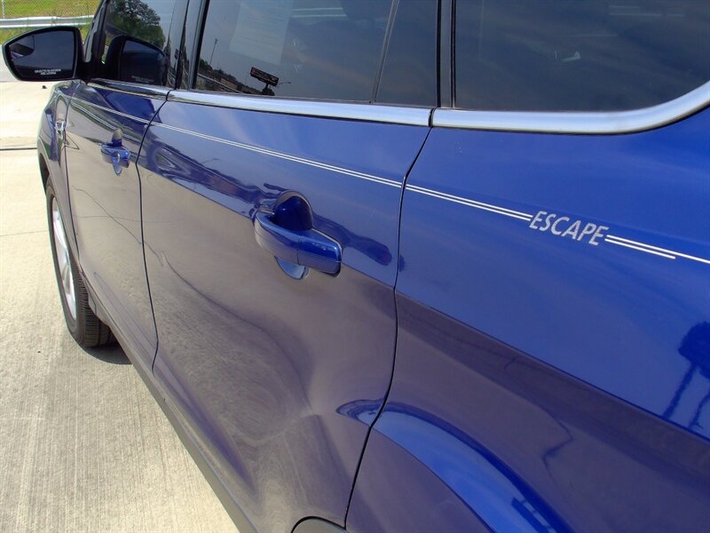 2015 Ford Escape SE - Photo 23 - Pleasant Valley, MO 64068