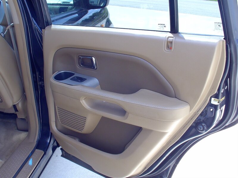 2006 Honda Pilot EX-L w/Navi EX-L w/Navi 4dr SUV - Photo 19 - Pleasant Valley, MO 64068