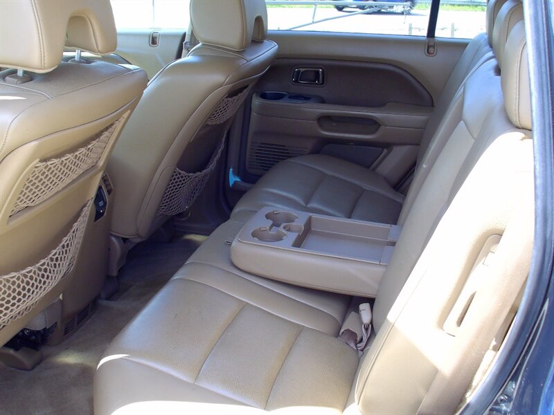 2006 Honda Pilot EX-L w/Navi EX-L w/Navi 4dr SUV - Photo 12 - Pleasant Valley, MO 64068