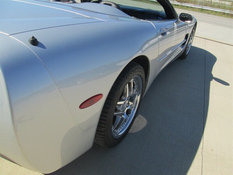 2000 Chevrolet Corvette   - Photo 26 - Pleasant Valley, MO 64068