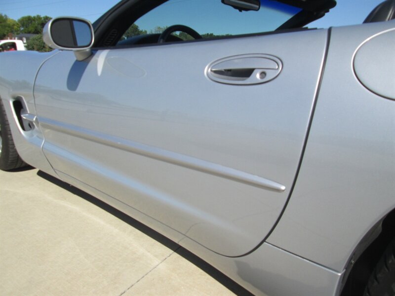 2000 Chevrolet Corvette   - Photo 20 - Pleasant Valley, MO 64068