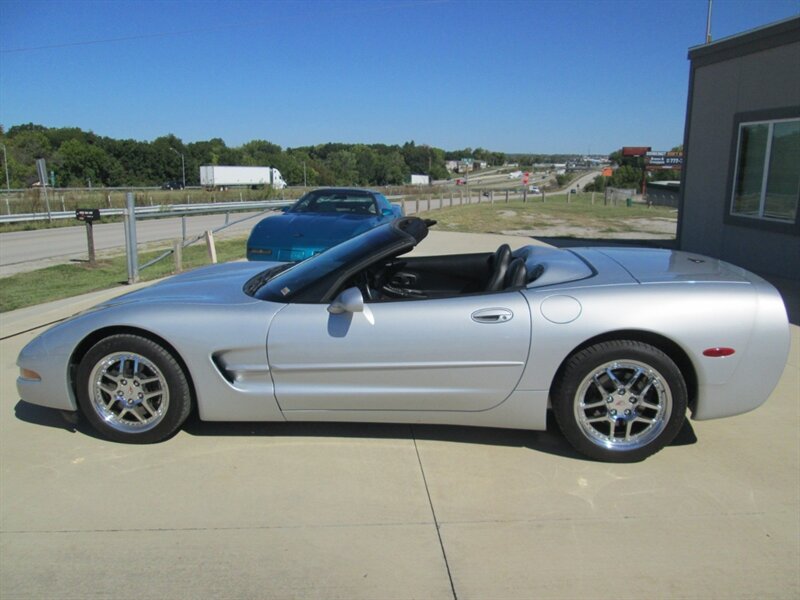 2000 Chevrolet Corvette   - Photo 10 - Pleasant Valley, MO 64068