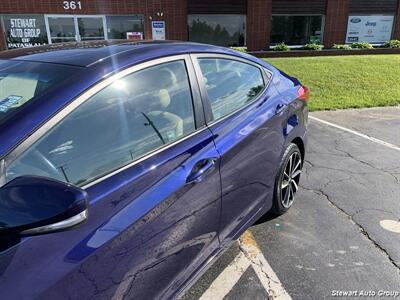 2013 Hyundai ELANTRA Limited - Photo 6 - Pataskala, OH 43062