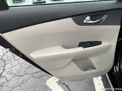 2021 Kia Forte LXS - Photo 19 - Pataskala, OH 43062
