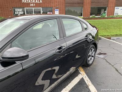 2021 Kia Forte LXS - Photo 6 - Pataskala, OH 43062