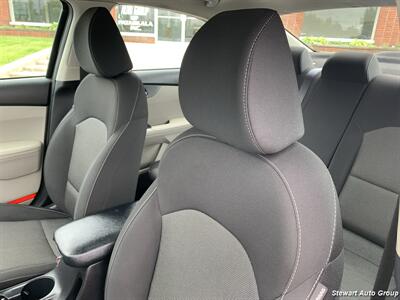 2021 Kia Forte LXS - Photo 18 - Pataskala, OH 43062