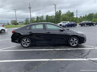 2021 Kia Forte LXS - Photo 8 - Pataskala, OH 43062