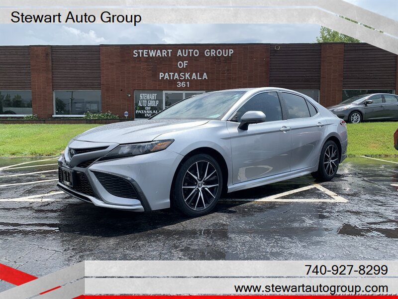 Celestial Silver Metallic 2023 Toyota Camry Sedan Front-Wheel Drive Automatic