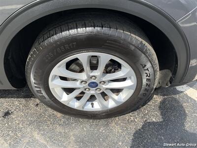 2022 Ford Escape SE AWD   - Photo 9 - Pataskala, OH 43062