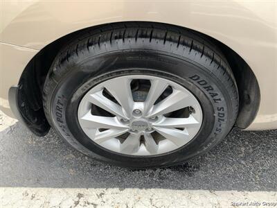 2016 Kia Sedona LX - Photo 11 - Pataskala, OH 43062