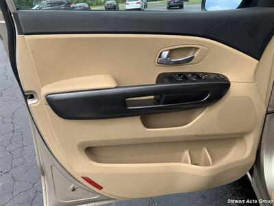 2016 Kia Sedona LX - Photo 18 - Pataskala, OH 43062
